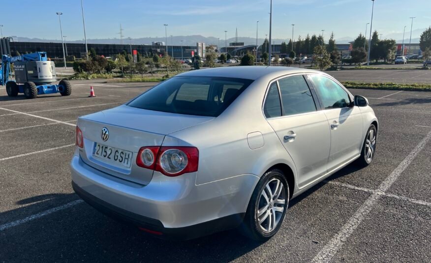 VOLKSWAGEN JETTA Higline 1.6 TDI