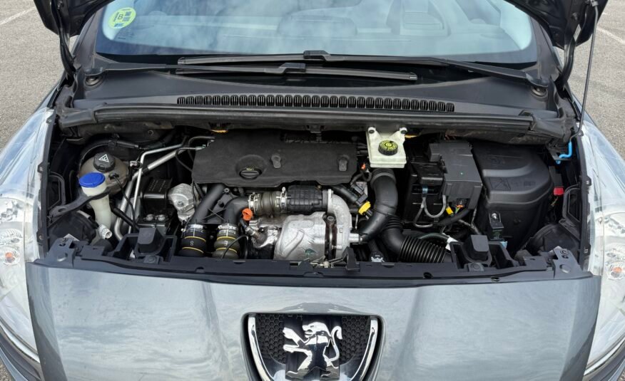 PEUGEOT 5008 1.6 hdi
