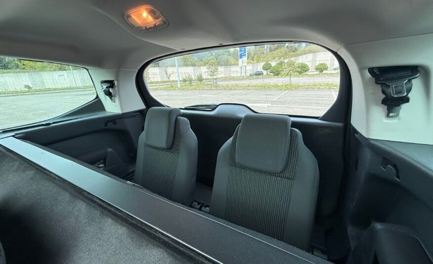 PEUGEOT 5008 1.6 hdi