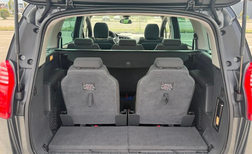 PEUGEOT 5008 1.6 hdi