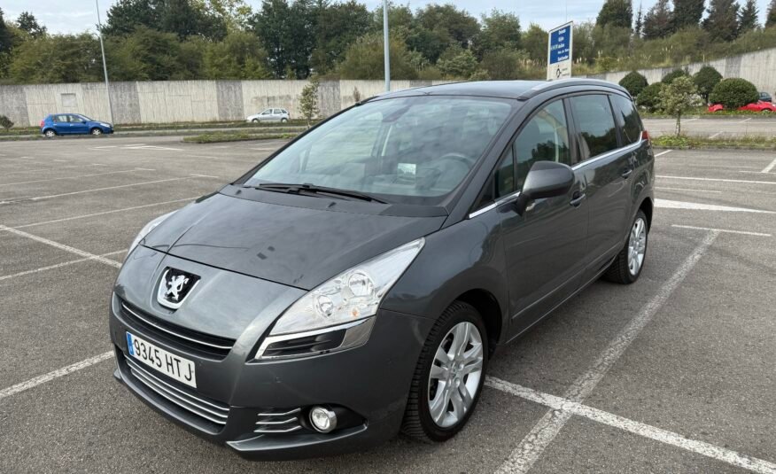 PEUGEOT 5008 1.6 hdi