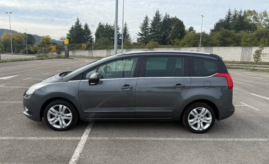 PEUGEOT 5008 1.6 hdi