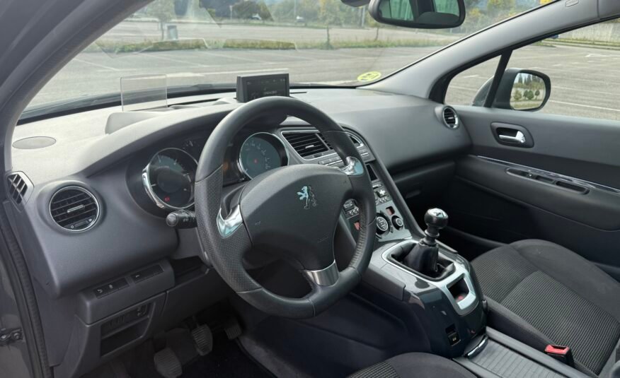 PEUGEOT 5008 1.6 hdi