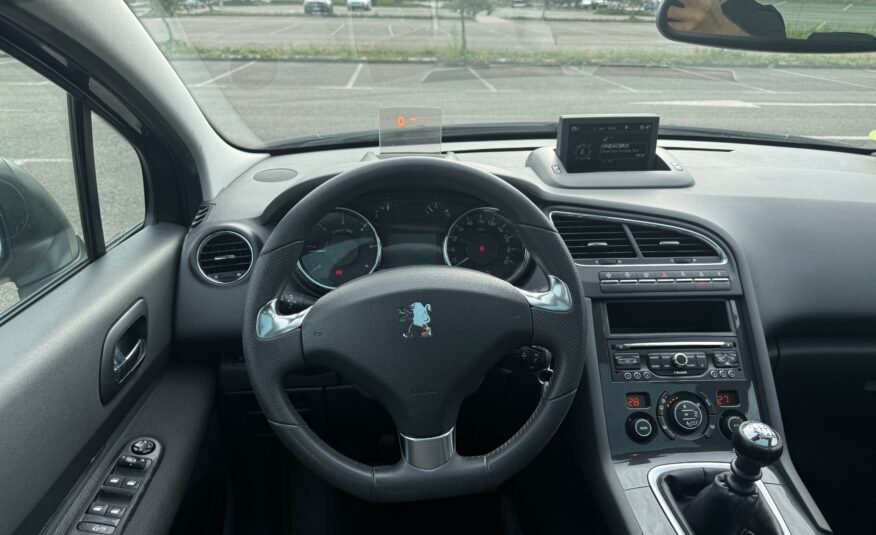 PEUGEOT 5008 1.6 hdi