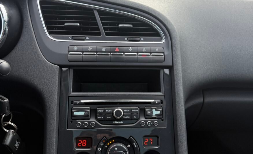 PEUGEOT 5008 1.6 hdi
