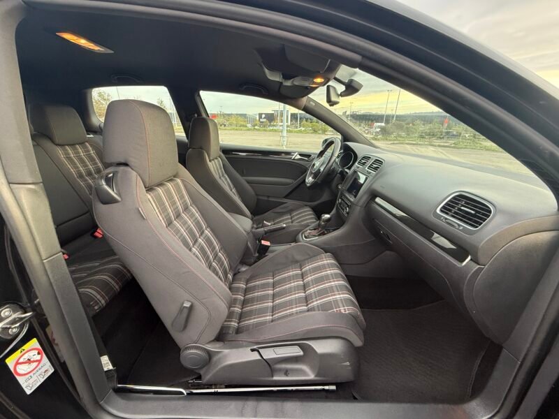 VOLKSWAGEN Golf gti VI 2.0 tsi