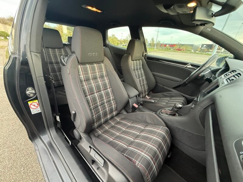 VOLKSWAGEN Golf gti VI 2.0 tsi