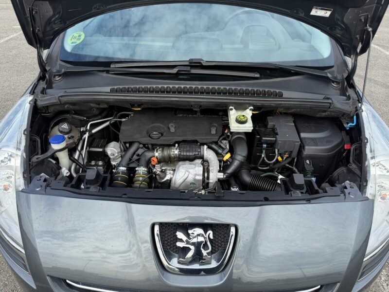 PEUGEOT 5008 1.6 hdi