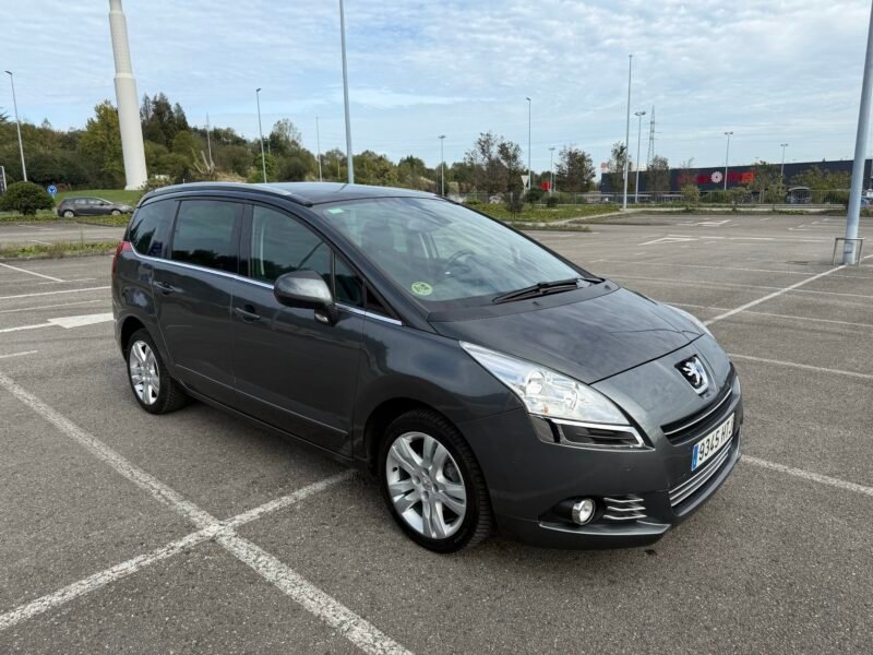 PEUGEOT 5008 1.6 hdi