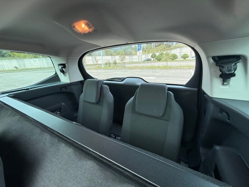 PEUGEOT 5008 1.6 hdi