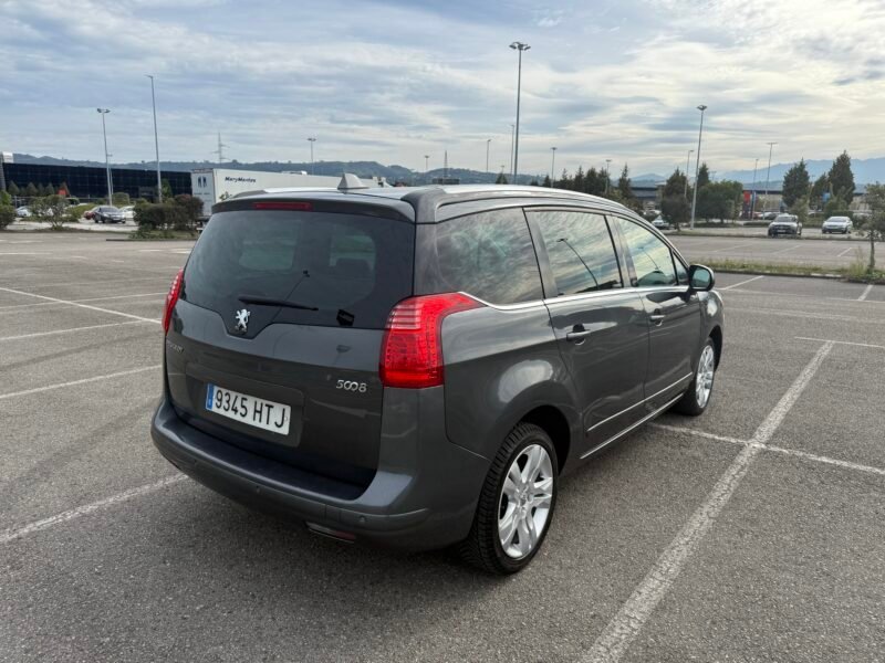 PEUGEOT 5008 1.6 hdi