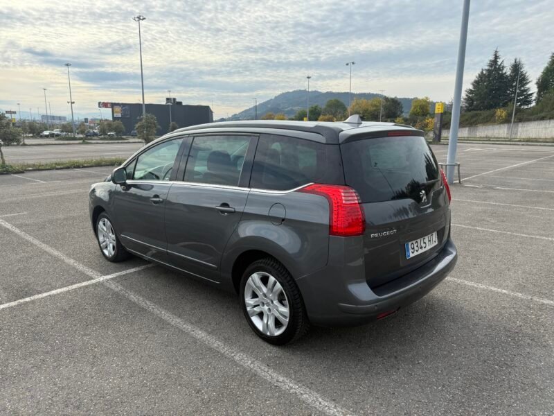 PEUGEOT 5008 1.6 hdi