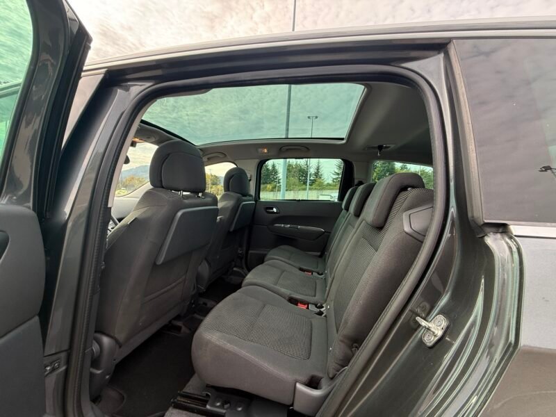 PEUGEOT 5008 1.6 hdi