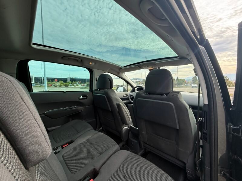 PEUGEOT 5008 1.6 hdi