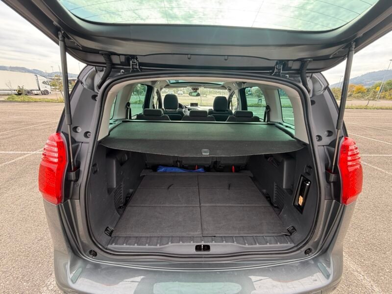 PEUGEOT 5008 1.6 hdi