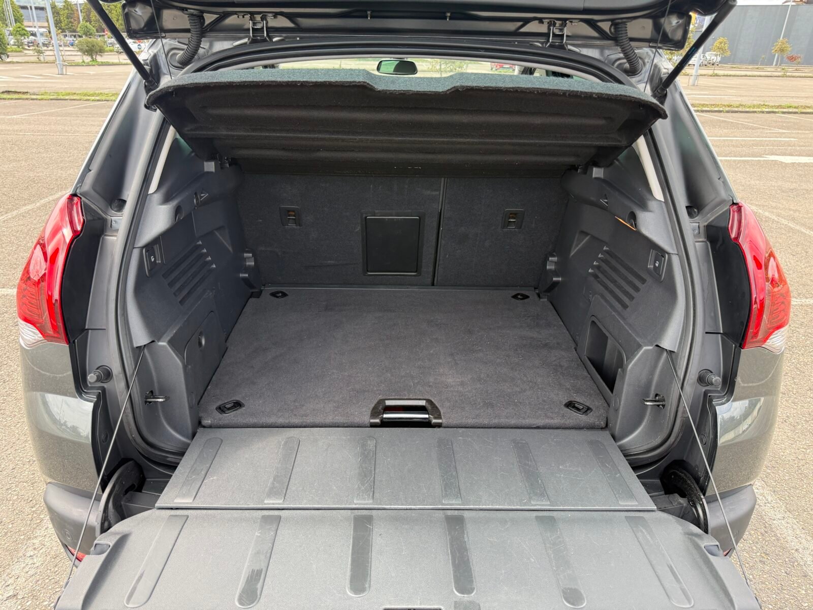 PEUGEOT 5008 1.6 HDI 