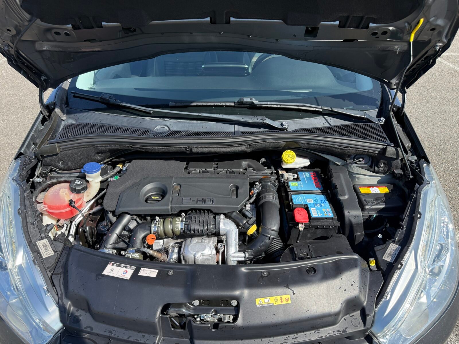 PEUGEOT 208 1.6 HDI Allure