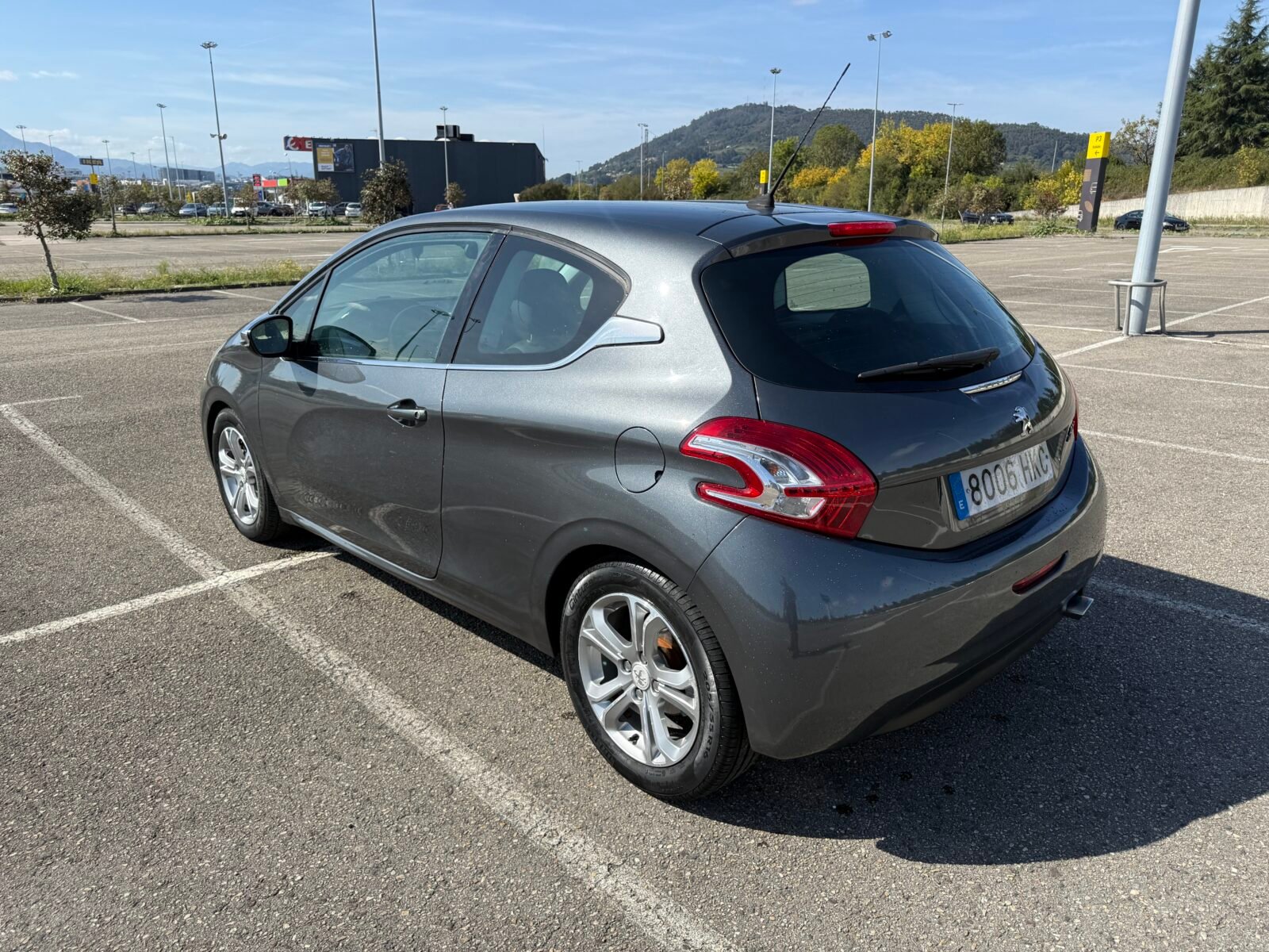 PEUGEOT 208 1.6 HDI Allure