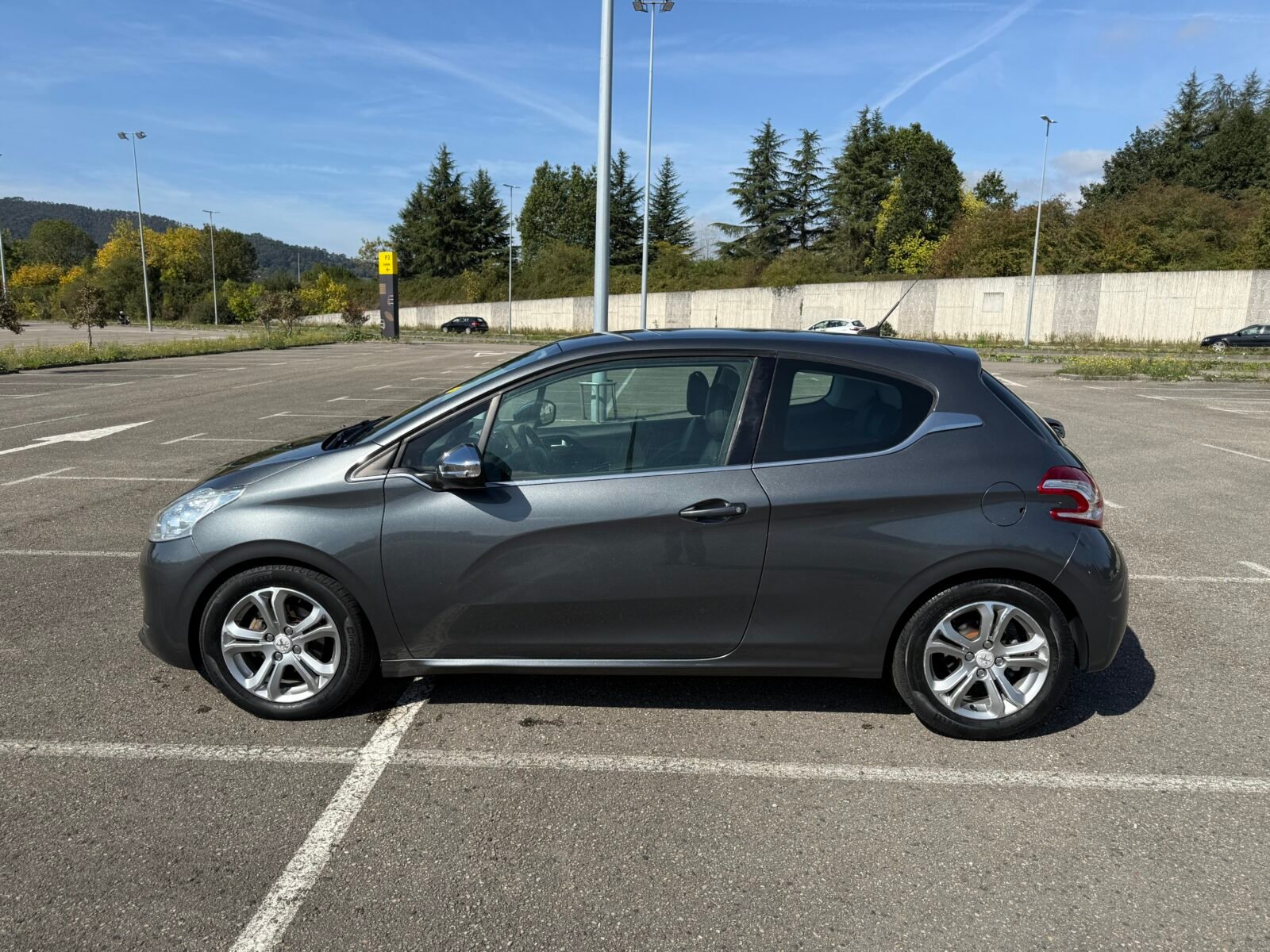 PEUGEOT 208 1.6 HDI Allure