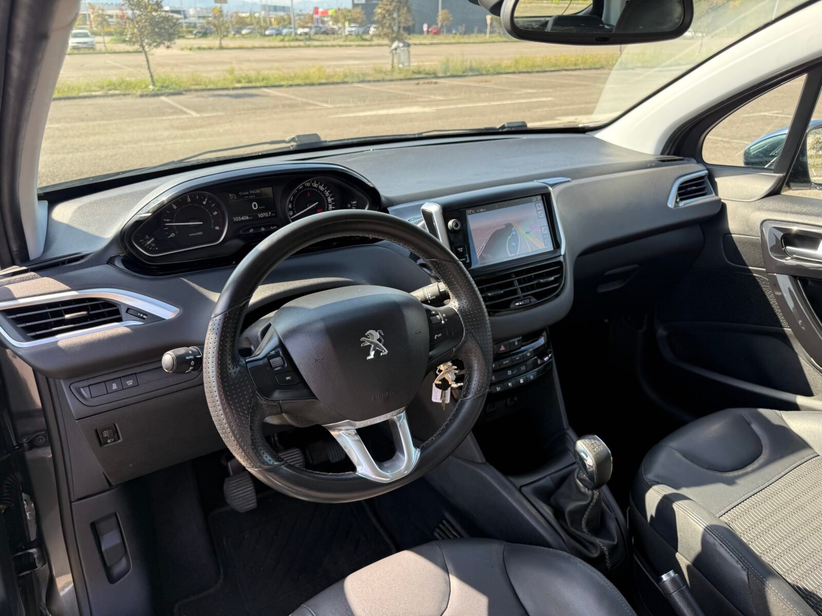 PEUGEOT 208 1.6 HDI Allure