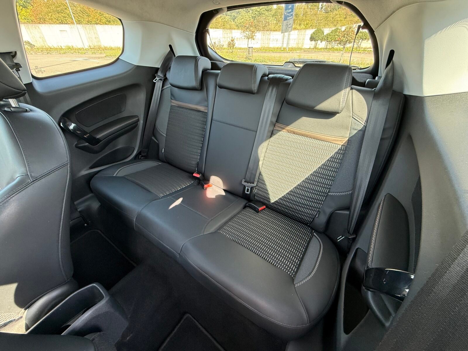 PEUGEOT 208 1.6 HDI Allure