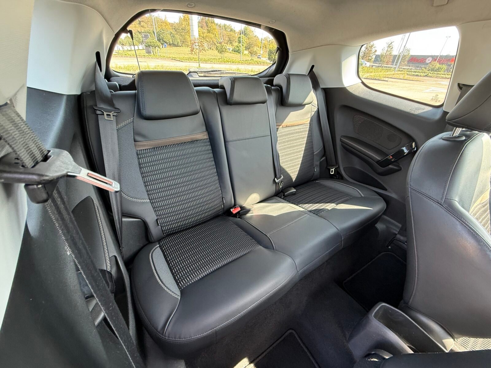PEUGEOT 208 1.6 HDI Allure
